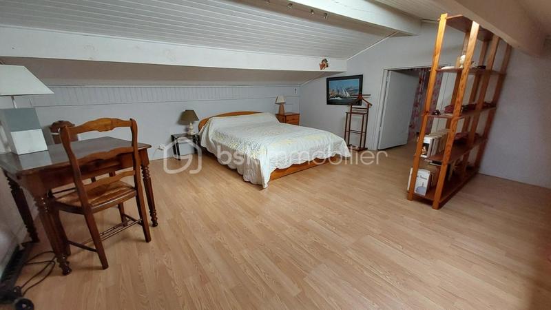 Maison - 235 m² - 8 pièces