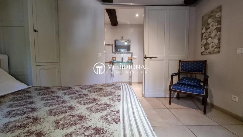 Maison - 648 m² - 22 pièces