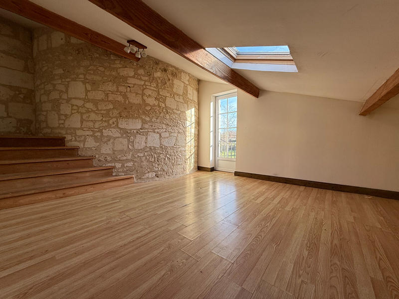 Maison - 300 m² - 11 pièces