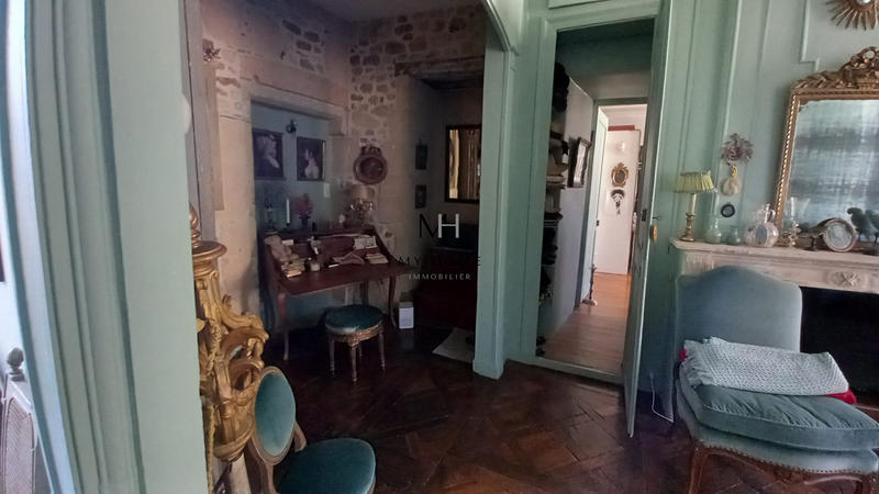 Maison - 330 m² - 9 pièces