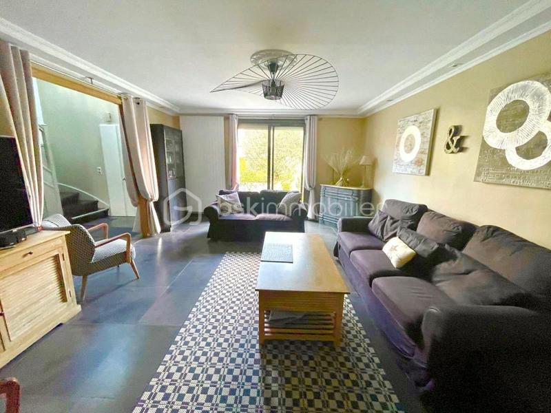 Maison - 185 m² - 7 pièces