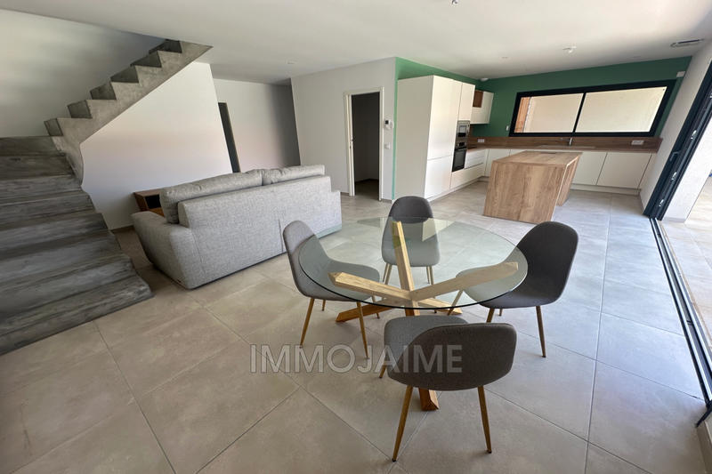 Villa - 111 m² - 4 pièces