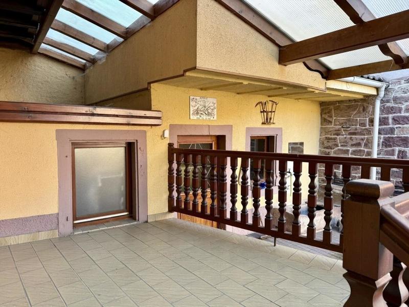 Corps de ferme - 160 m² - 8 pièces