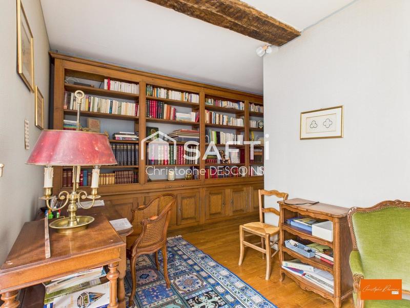 Maison - 220 m² - 8 pièces