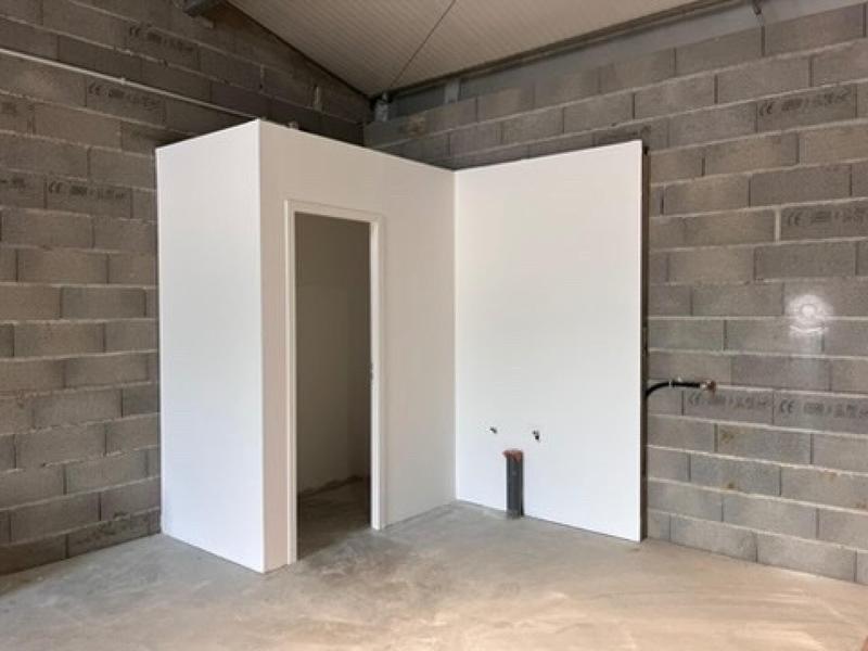 Bureau - 100 m² - 1 pièce