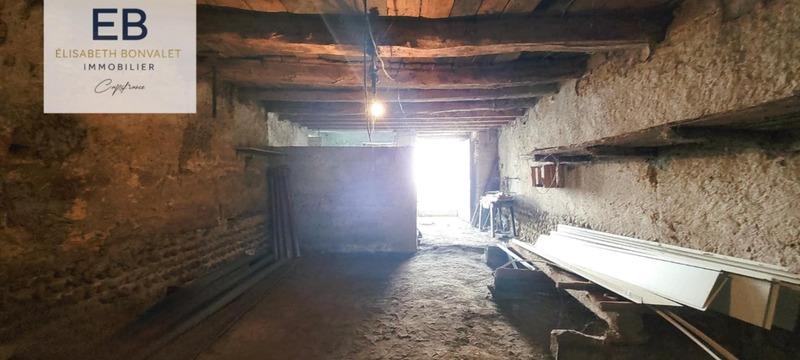 Corps de ferme - 560 m² - 4 pièces