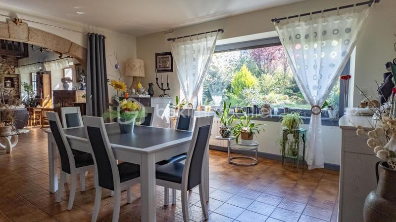 Propriété - 283 m² - 7 pièces
