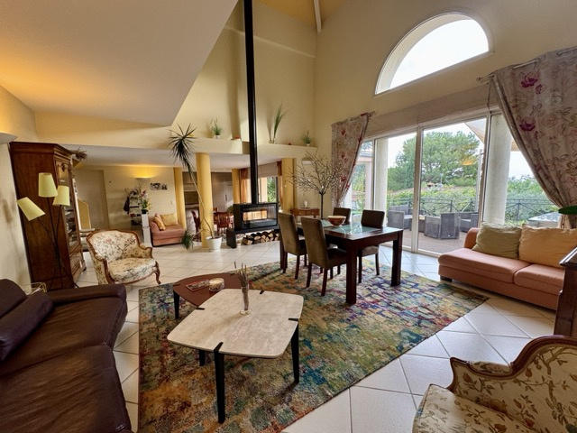 Maison - 194 m² - 6 pièces