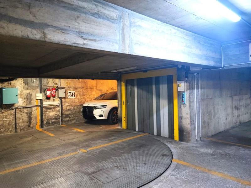 Parking / Garage - 10 m²