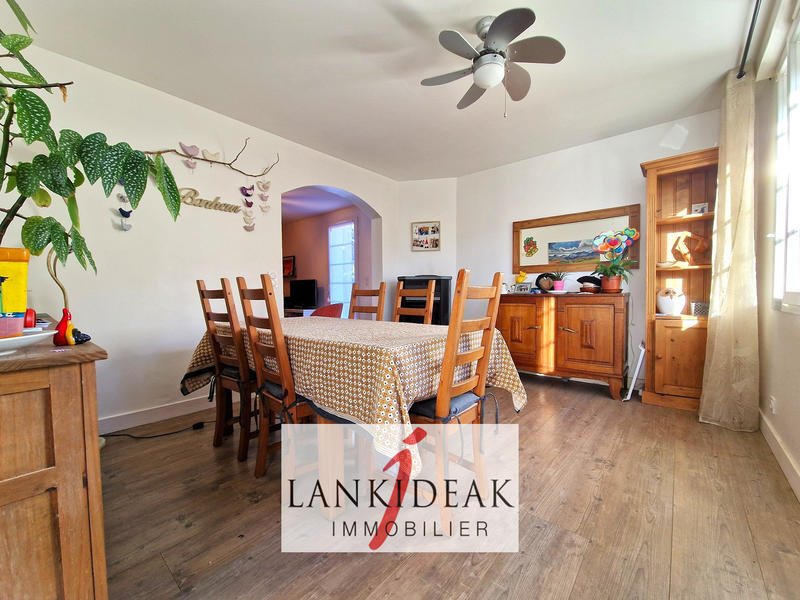 Maison - 121 m² - 7 pièces