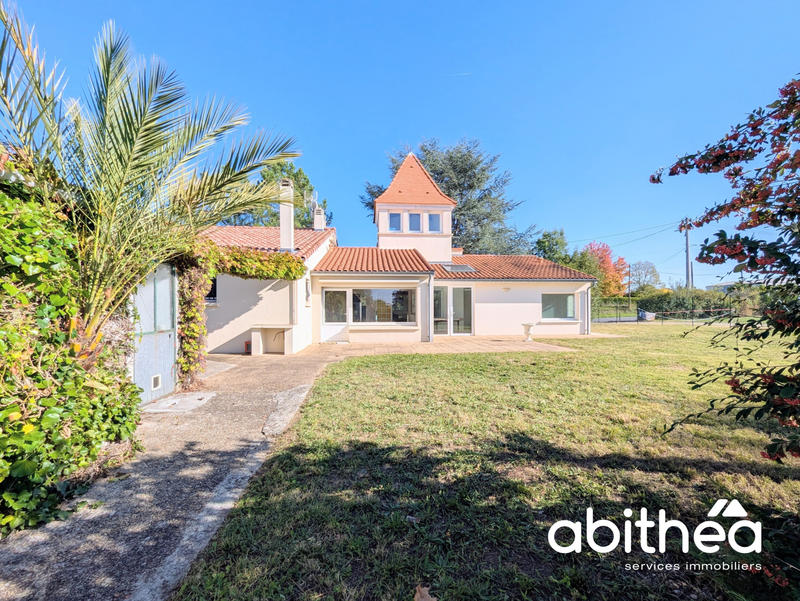 Maison - 180 m² - 8 pièces