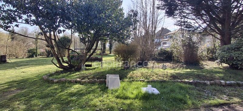 Maison - 135 m² - 8 pièces