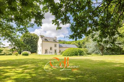 Maison - 223 m² - 8 pièces