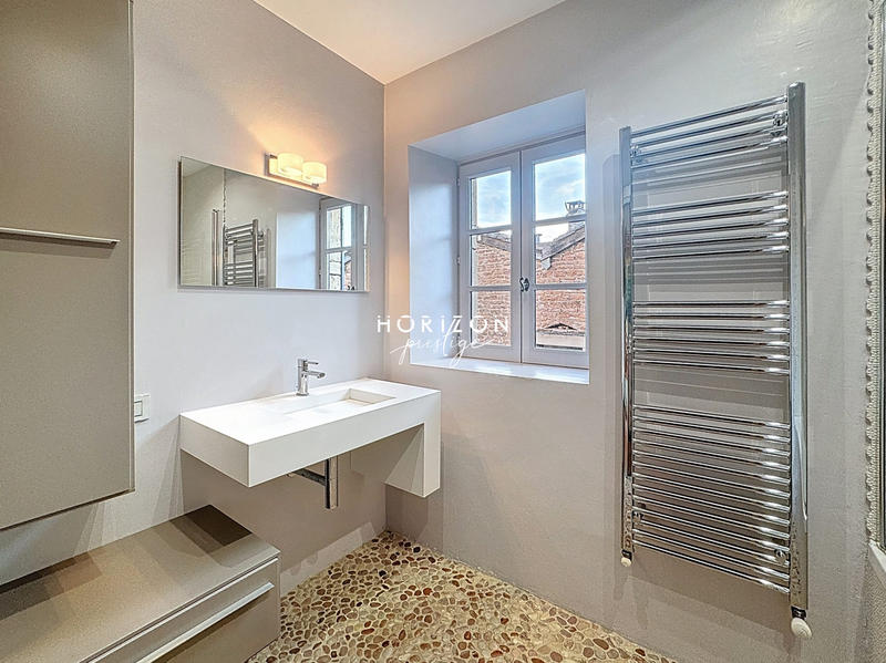 Maison ancienne - 205 m² - 8 pièces