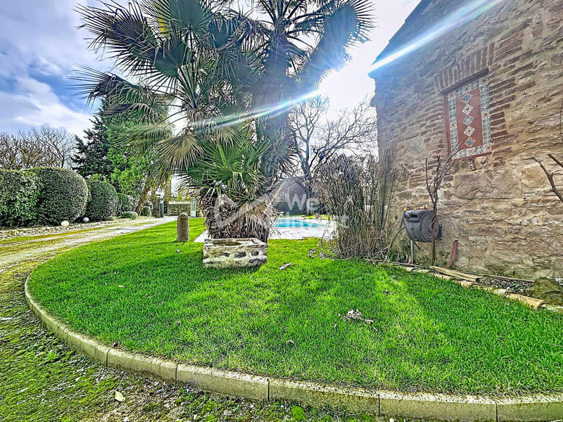 Maison - 484 m² - 16 pièces