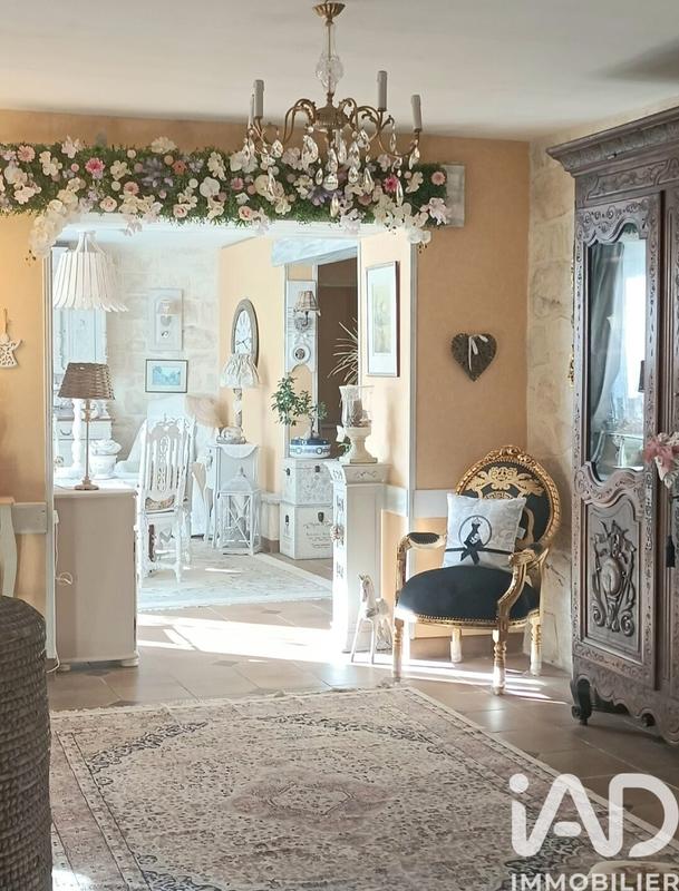 Maison - 1 300 m² - 20 pièces