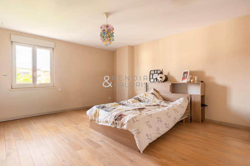 Maison - 291 m² - 8 pièces