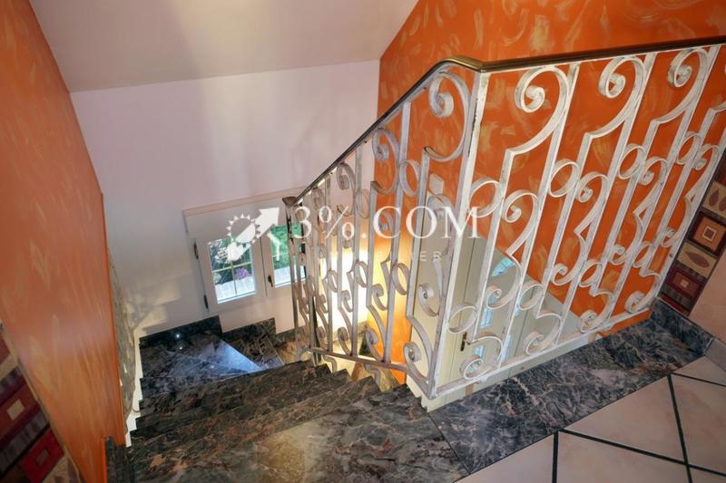 Maison - 181 m² - 7 pièces