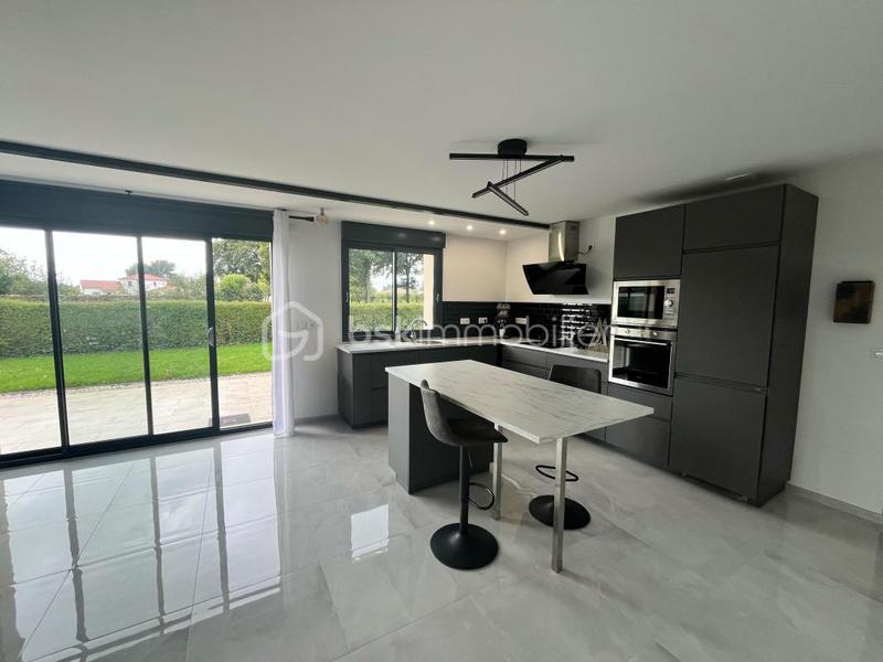 Maison - 104 m² - 4 pièces