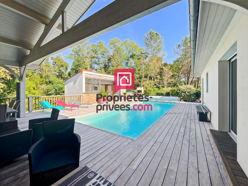 Maison - 200 m² - 7 pièces