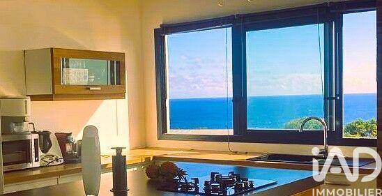 Maison - 208 m² - 6 pièces