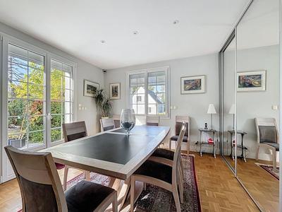 Maison - 152 m² - 7 pièces