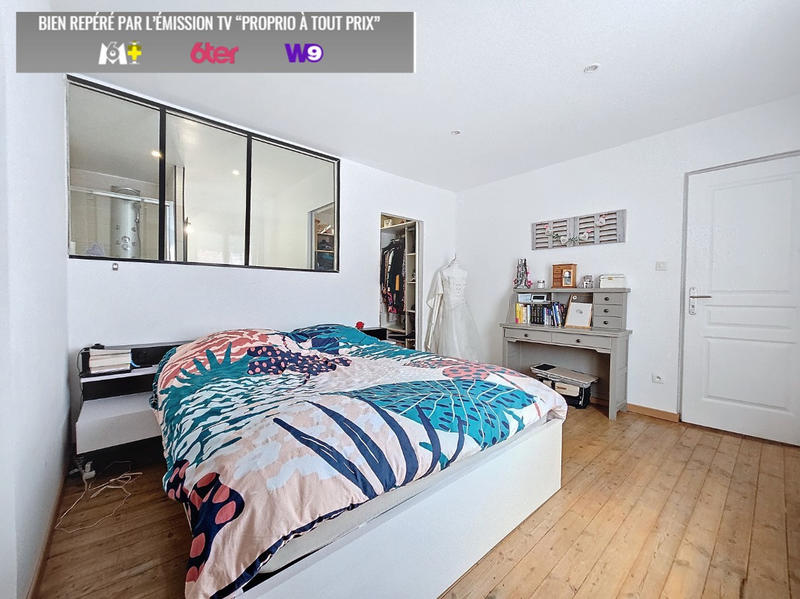 Maison - 222 m² - 9 pièces