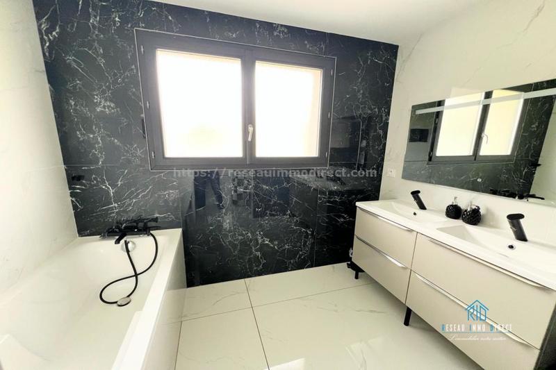 Maison traditionnelle - 147 m² - 5 pièces