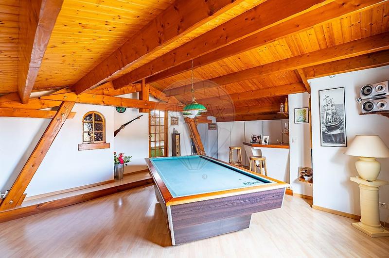 Maison - 177 m² - 7 pièces