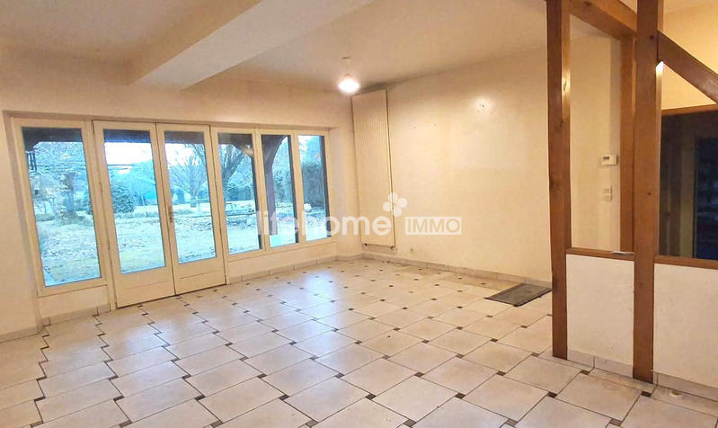 Maison - 181 m² - 9 pièces
