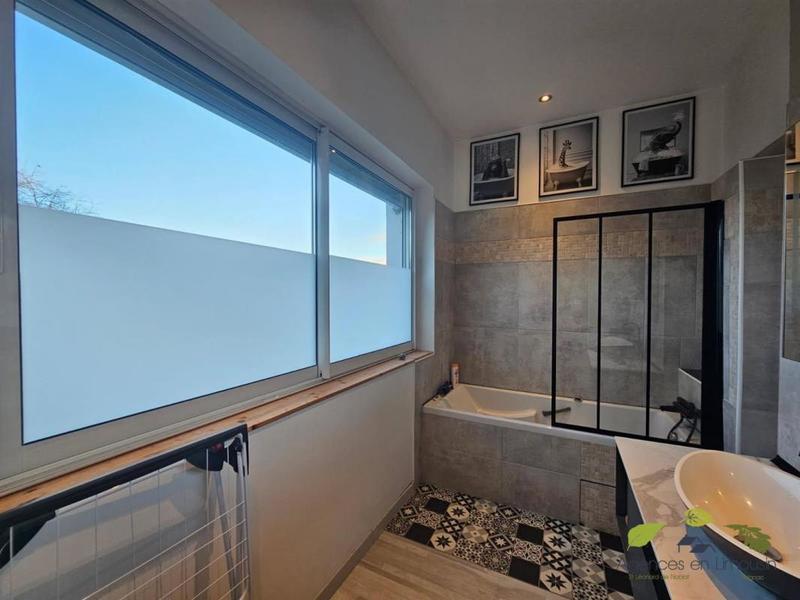 Maison - 180 m² - 7 pièces