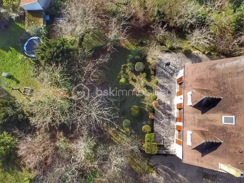 Maison - 152 m² - 7 pièces