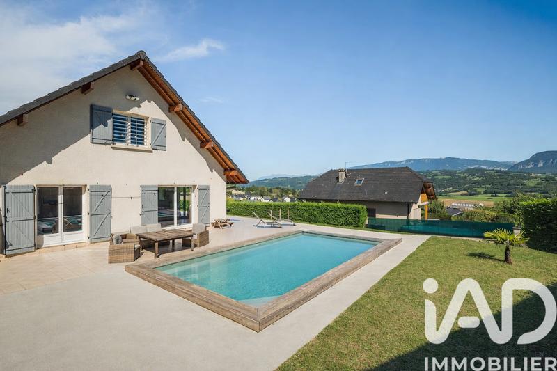 Maison - 210 m² - 5 pièces