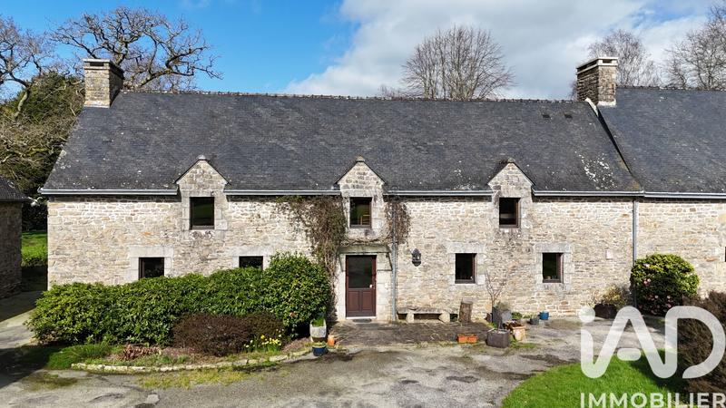 Maison - 246 m² - 7 pièces