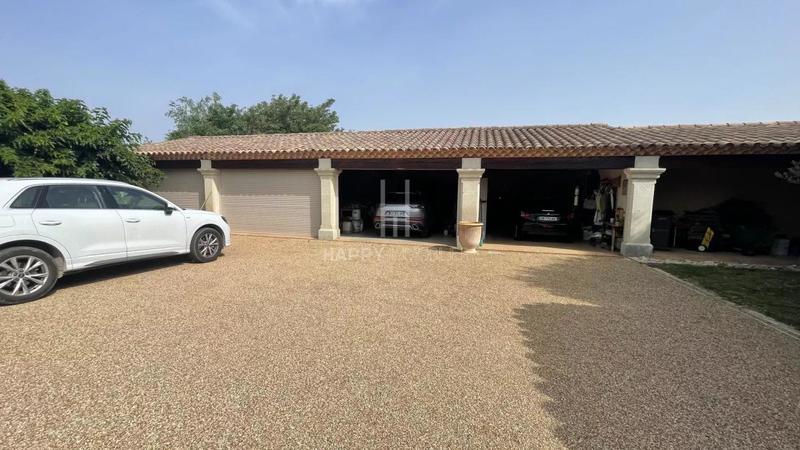 Propriété - 421 m² - 10 pièces