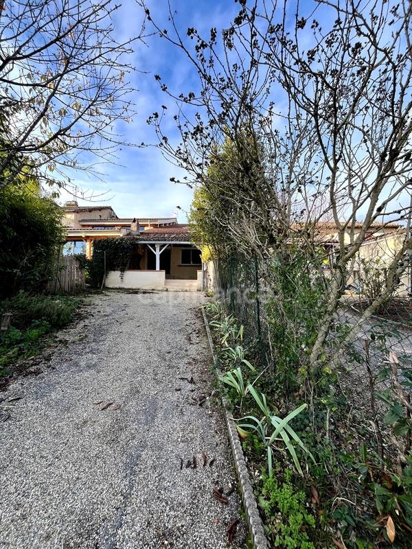 Maison - 232 m² - 7 pièces