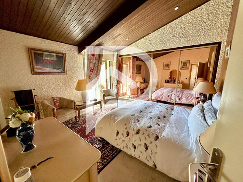 Villa - 290 m² - 8 pièces