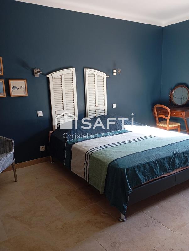 Maison - 360 m² - 7 pièces