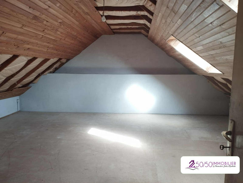 Maison traditionnelle - 104 m² - 6 pièces