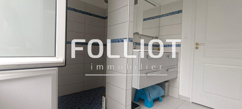 Maison - 250 m² - 8 pièces