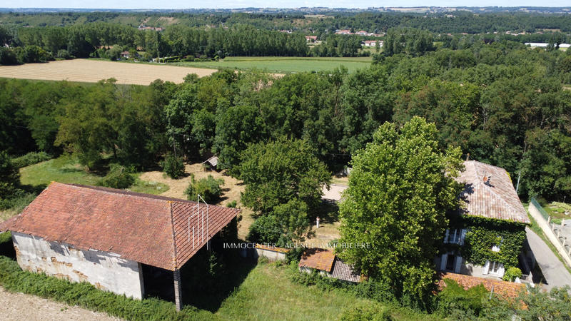 Propriété - 163 m² - 9 pièces