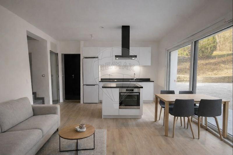 Maison - 83 m² - 5 pièces
