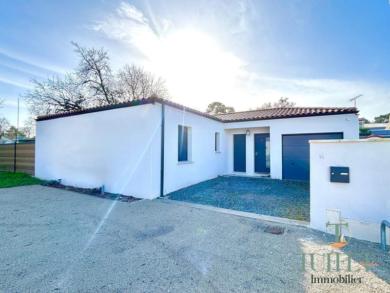 Maison - 93 m² - 4 pièces