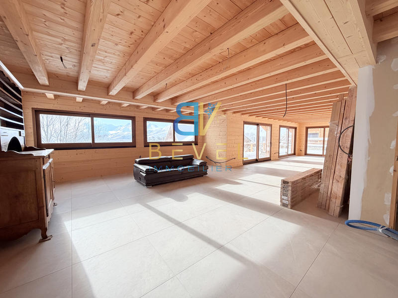 Châlet - 306 m² - 9 pièces