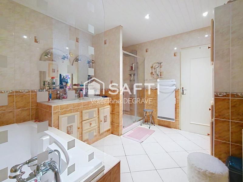 Maison - 220 m² - 4 pièces