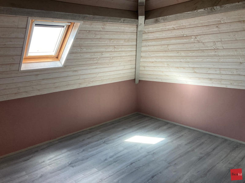 Maison - 102 m² - 7 pièces