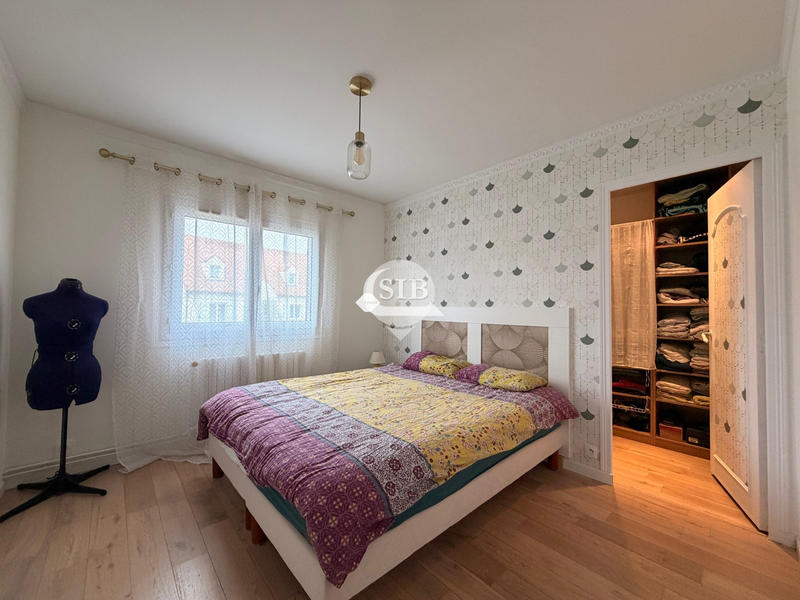 Maison - 99 m² - 5 pièces