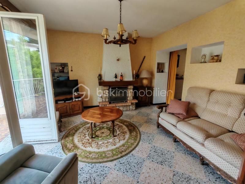 Maison traditionnelle - 205 m² - 10 pièces