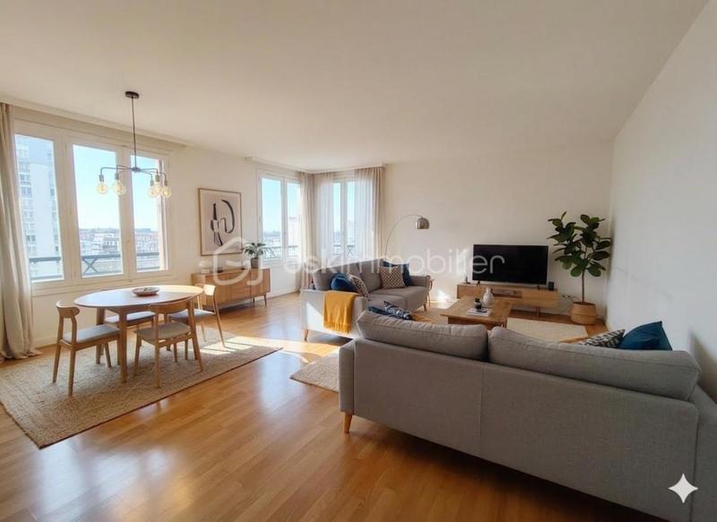 Appartement - 93 m² - 5 pièces