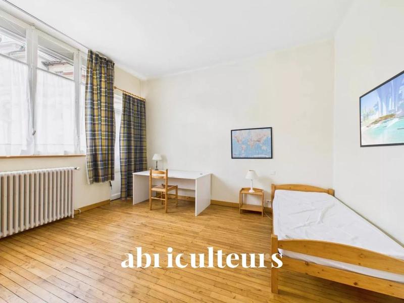 Maison de ville - 255 m² - 8 pièces